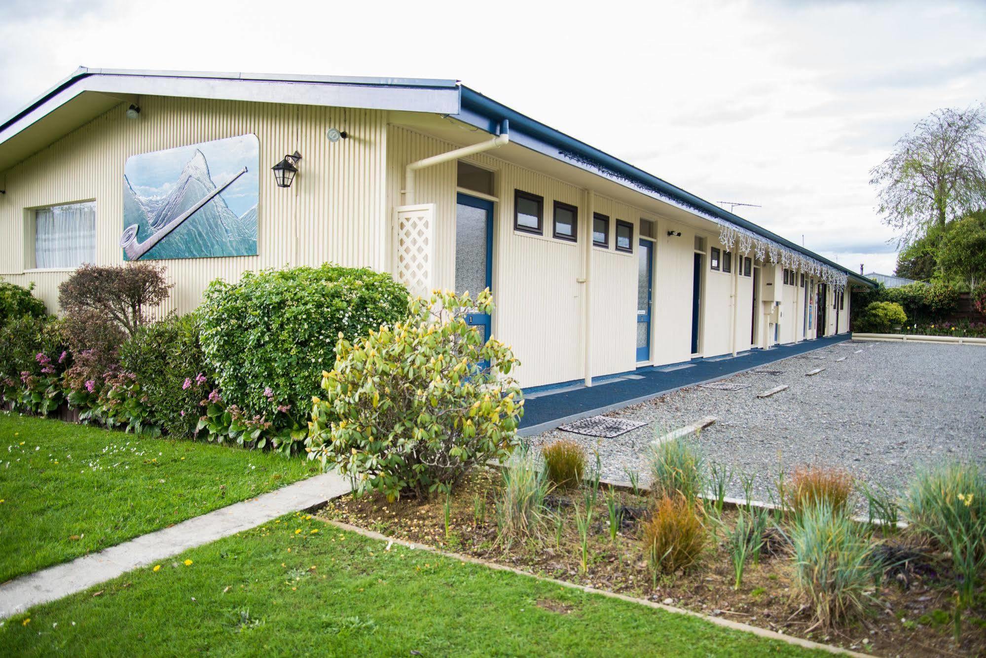 Alpenhorn Motel Te Anau Zewnętrze zdjęcie