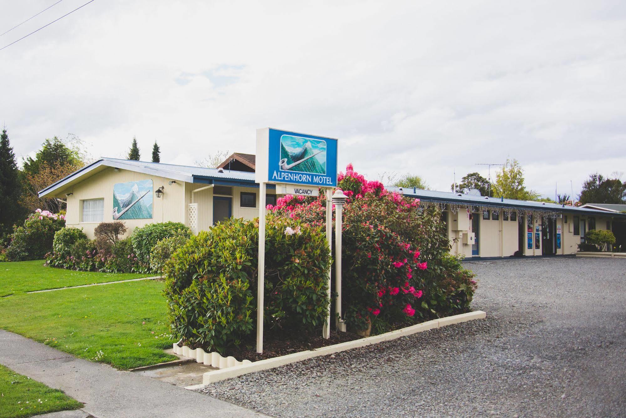 Alpenhorn Motel Te Anau Zewnętrze zdjęcie